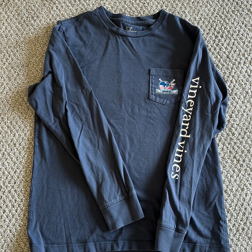 Vineyard vines long sleeve tee boys medium gently worn smoke free home